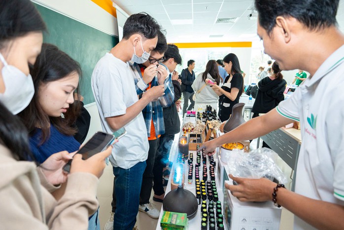 Thủy Mộc Việt tham gia sự kiện tại HUTECH. Ảnh: AN NA Thủy Mộc Việt tham gia sự kiện tại HUTECH. Ảnh: AN NA