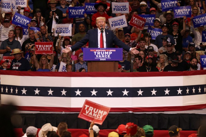 Cựu Tổng thống Donald Trump vận động tranh cử ở TP Bozeman, bang Montana - Mỹ hôm 9-8. Ảnh: REUTERS Cựu Tổng thống Donald Trump vận động tranh cử ở TP Bozeman, bang Montana - Mỹ hôm 9-8. Ảnh: REUTERS