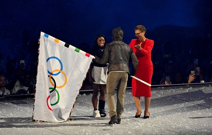 Tom Cruise đu dây trao cờ bế mạc Olympic 2024, Mỹ nhất toàn đoàn ngày cuối- Ảnh 11. Tom Cruise đu dây trao cờ bế mạc Olympic 2024, Mỹ nhất toàn đoàn ngày cuối- Ảnh 11.