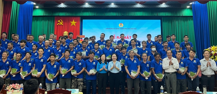 Người hành nghề xe ôm, thợ xây, thẩm mỹ được tham gia nghiệp đoàn- Ảnh 2. Người hành nghề xe ôm, thợ xây, thẩm mỹ được tham gia nghiệp đoàn- Ảnh 2.