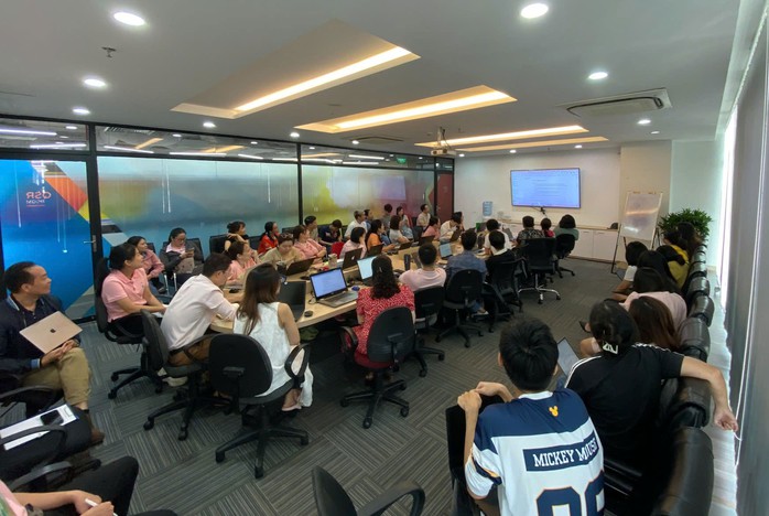 Khóa học ứng dụng AI trong thực hành và hỗ trợ công việc do QSR Việt Nam tổ chức Khóa học ứng dụng AI trong thực hành và hỗ trợ công việc do QSR Việt Nam tổ chức