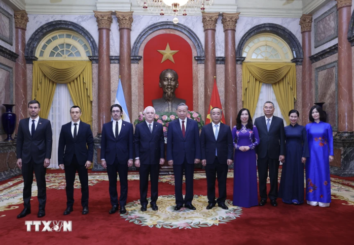 Những hình ảnh Tổng Bí thư, Chủ tịch nước Tô Lâm tiếp Đại sứ các nước trình Quốc thư- Ảnh 4. Những hình ảnh Tổng Bí thư, Chủ tịch nước Tô Lâm tiếp Đại sứ các nước trình Quốc thư- Ảnh 4.