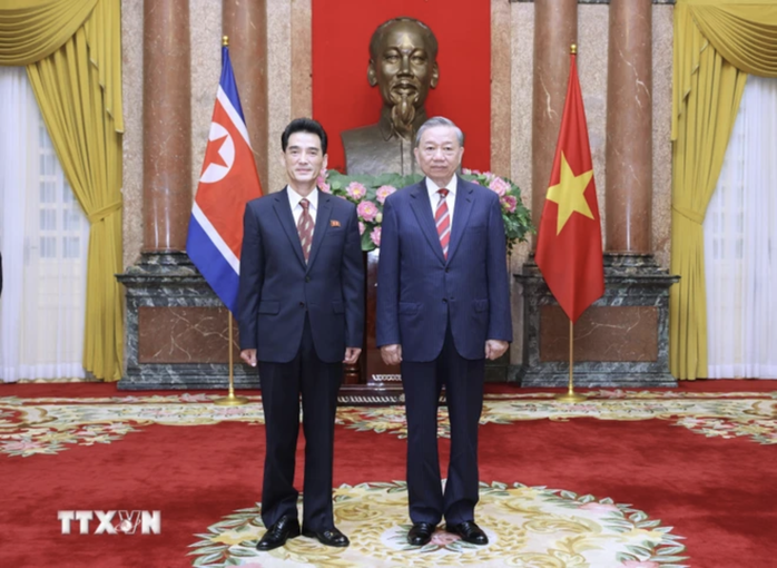 Những hình ảnh Tổng Bí thư, Chủ tịch nước Tô Lâm tiếp Đại sứ các nước trình Quốc thư- Ảnh 10. Những hình ảnh Tổng Bí thư, Chủ tịch nước Tô Lâm tiếp Đại sứ các nước trình Quốc thư- Ảnh 10.