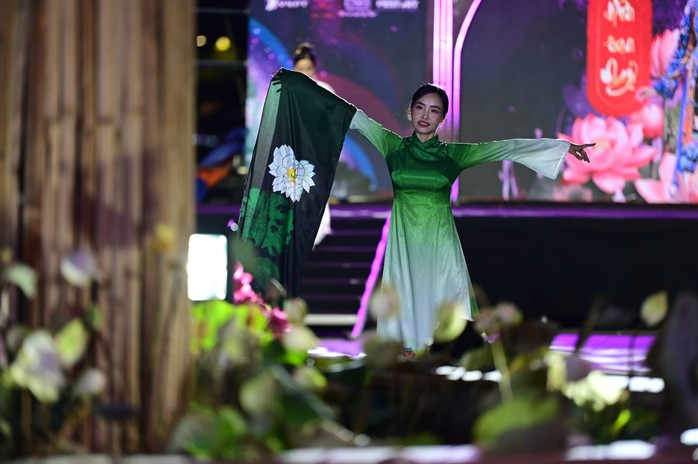 Tri thức may, mặc áo dài Huế trở thành Di sản văn hóa phi vật thể quốc gia- Ảnh 2. Tri thức may, mặc áo dài Huế trở thành Di sản văn hóa phi vật thể quốc gia- Ảnh 2.