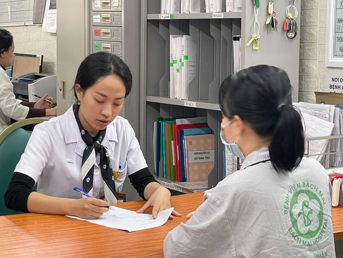Nhiều thuốc ung thư không được BHYT chi trả, Bộ Y tế nói gì?- Ảnh 1. Nhiều thuốc ung thư không được BHYT chi trả, Bộ Y tế nói gì?- Ảnh 1.