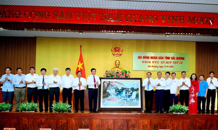 Miễn nhiệm chức Chủ tịch UBND tỉnh Hải Dương đối với ông Triệu Thế Hùng- Ảnh 2. Miễn nhiệm chức Chủ tịch UBND tỉnh Hải Dương đối với ông Triệu Thế Hùng- Ảnh 2.