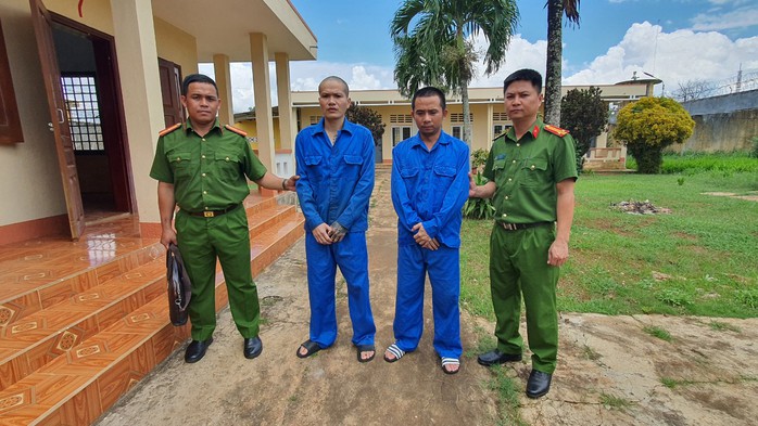Bắt giữ 2 đối tượng lừa bán 4 người sang Campuchia- Ảnh 1. Bắt giữ 2 đối tượng lừa bán 4 người sang Campuchia- Ảnh 1.