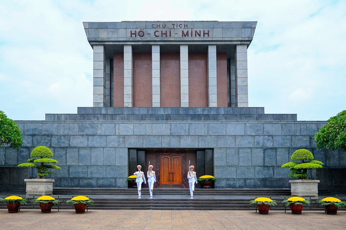 Lăng Chủ tịch Hồ Chí Minh mở cửa trở lại từ ngày 13-8- Ảnh 2. Lăng Chủ tịch Hồ Chí Minh mở cửa trở lại từ ngày 13-8- Ảnh 2.
