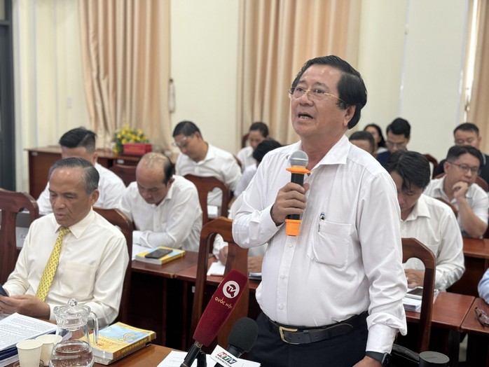 Luật sư Nguyễn Văn Hậu phát biểu tại hội nghị Ảnh: QUỐC ANH Luật sư Nguyễn Văn Hậu phát biểu tại hội nghị Ảnh: QUỐC ANH