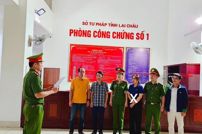 Nữ kế toán phòng công chứng lừa “chạy án”chiếm đoạt hàng tỉ đồng- Ảnh 1. Nữ kế toán phòng công chứng lừa “chạy án”chiếm đoạt hàng tỉ đồng- Ảnh 1.