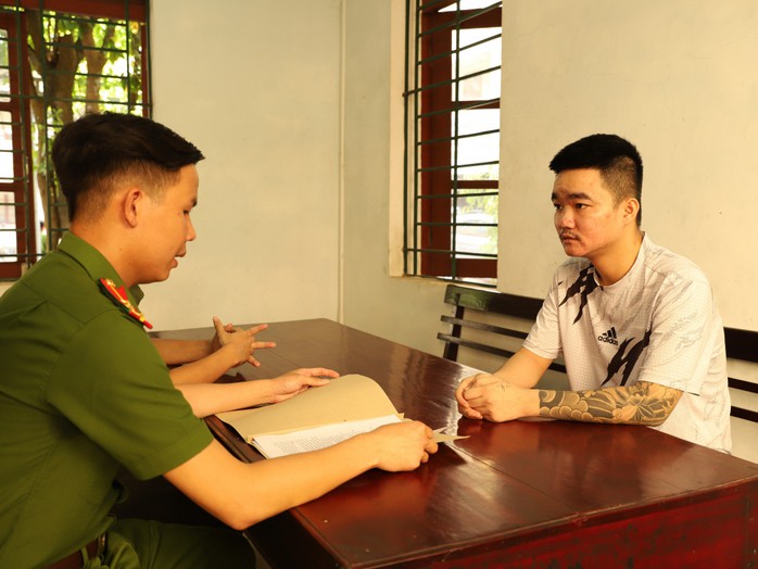 Bắt 3 đối tượng lừa đảo chiếm đoạt tài sản- Ảnh 2. Bắt 3 đối tượng lừa đảo chiếm đoạt tài sản- Ảnh 2.