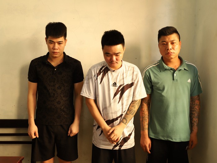 Bắt 3 đối tượng lừa đảo chiếm đoạt tài sản- Ảnh 3. Bắt 3 đối tượng lừa đảo chiếm đoạt tài sản- Ảnh 3.