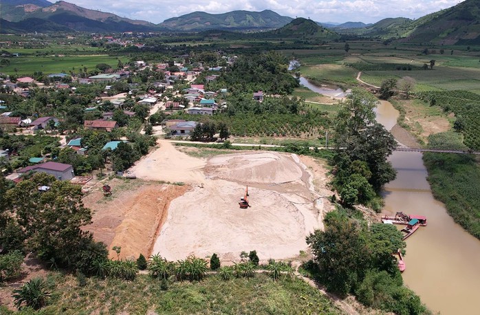 Doanh nghiệp khai thác cát cấp cho cao tốc phớt lờ chỉ đạo?- Ảnh 1. Doanh nghiệp khai thác cát cấp cho cao tốc phớt lờ chỉ đạo?- Ảnh 1.