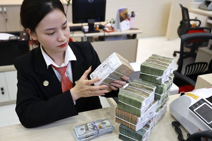 Giá USD tự do và ngân hàng cùng tăng mạnh- Ảnh 1. Giá USD tự do và ngân hàng cùng tăng mạnh- Ảnh 1.