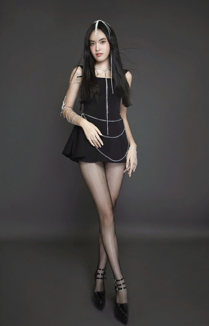Jessica Thạch, gương mặt tiềm năng làng mốt- Ảnh 3. Jessica Thạch, gương mặt tiềm năng làng mốt- Ảnh 3.