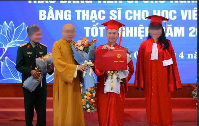 NÓI THẲNG: Cần nói thật về bằng tiến sĩ của ông Vương Tấn Việt- Ảnh 1. NÓI THẲNG: Cần nói thật về bằng tiến sĩ của ông Vương Tấn Việt- Ảnh 1.