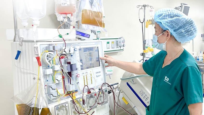Ca bệnh được cứu sống nhờ huyết tương của 120 người - Ảnh 1. Ca bệnh được cứu sống nhờ huyết tương của 120 người - Ảnh 1.
