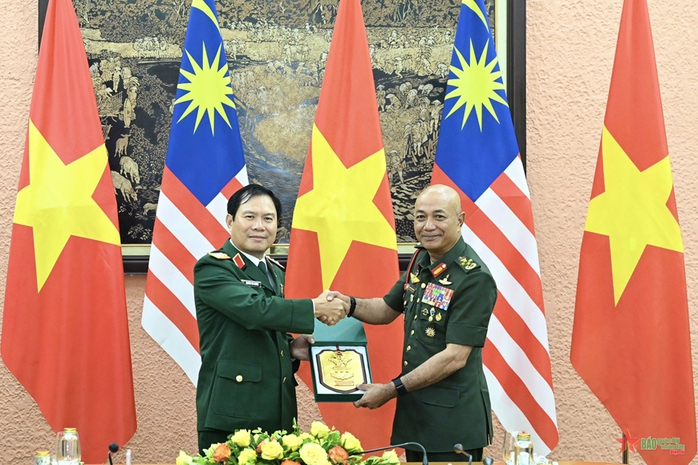 Thượng tướng Nguyễn Tân Cương hội đàm với Tư lệnh Quốc phòng Malaysia- Ảnh 1. Thượng tướng Nguyễn Tân Cương hội đàm với Tư lệnh Quốc phòng Malaysia- Ảnh 1.