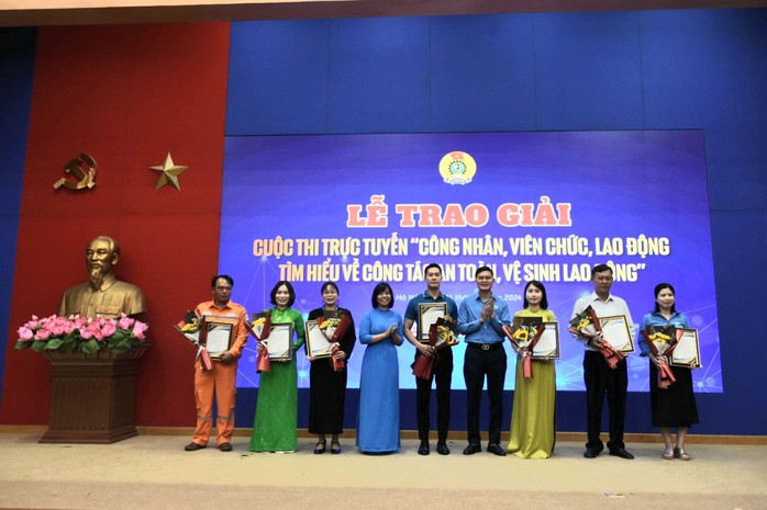 Trao giải cuộc thi trực tuyến tìm hiểu về công tác An toàn vệ sinh lao động- Ảnh 4. Trao giải cuộc thi trực tuyến tìm hiểu về công tác An toàn vệ sinh lao động- Ảnh 4.
