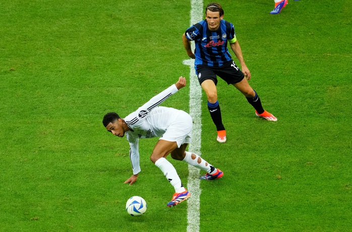 Real Madrid thắng Atalanta trận Siêu cúp, Mbappe có danh hiệu châu Âu đầu tiên- Ảnh 3. Real Madrid thắng Atalanta trận Siêu cúp, Mbappe có danh hiệu châu Âu đầu tiên- Ảnh 3.
