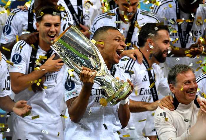 Real Madrid thắng Atalanta trận Siêu cúp, Mbappe có danh hiệu châu Âu đầu tiên- Ảnh 8. Real Madrid thắng Atalanta trận Siêu cúp, Mbappe có danh hiệu châu Âu đầu tiên- Ảnh 8.