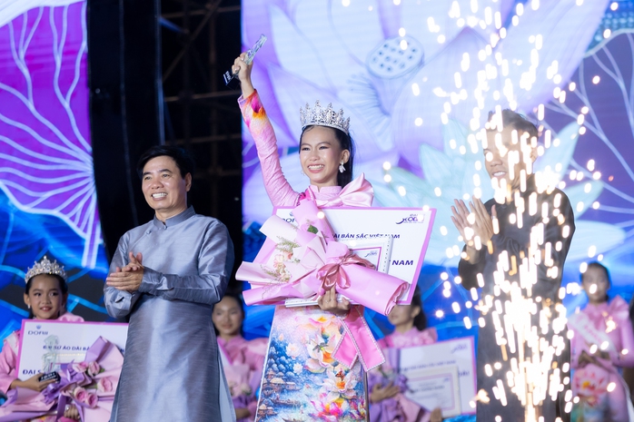 Huỳnh Tiểu My đoạt quán quân "Đại sứ áo dài bản sắc Việt Nam 2024"- Ảnh 1. Huỳnh Tiểu My đoạt quán quân "Đại sứ áo dài bản sắc Việt Nam 2024"- Ảnh 1.