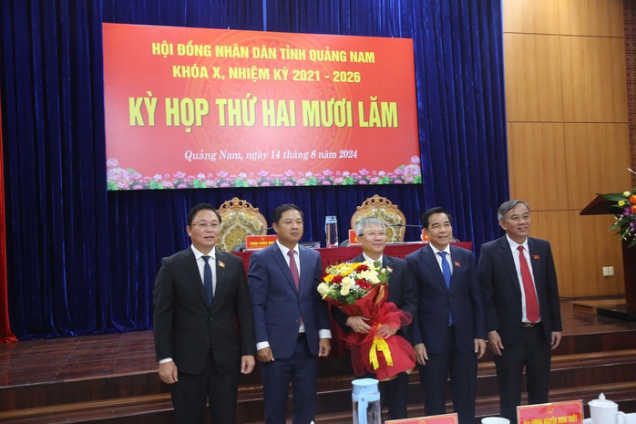 Ông Nguyễn Đức Dũng được bầu làm Chủ tịch HĐND tỉnh Quảng Nam- Ảnh 1. Ông Nguyễn Đức Dũng được bầu làm Chủ tịch HĐND tỉnh Quảng Nam- Ảnh 1.