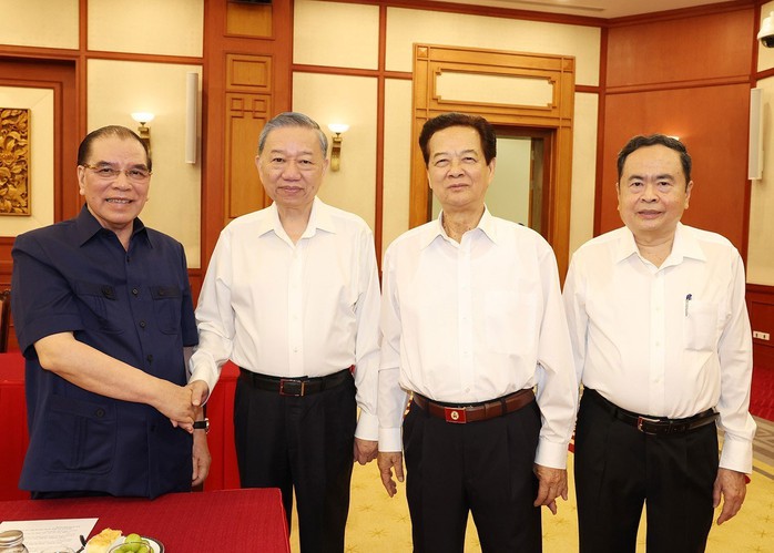 Tổng Bí thư, Chủ tịch nước Tô Lâm và các lãnh đạo, nguyên lãnh đạo Đảng, Nhà nước tại hội nghị gặp mặt. Ảnh: TTXVN Tổng Bí thư, Chủ tịch nước Tô Lâm và các lãnh đạo, nguyên lãnh đạo Đảng, Nhà nước tại hội nghị gặp mặt. Ảnh: TTXVN