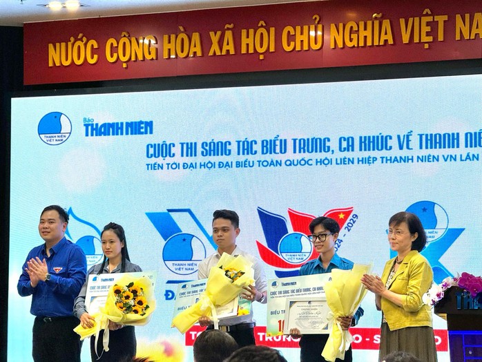 Báo Thanh Niên trao giải ca khúc hay về thanh niên- Ảnh 4. Báo Thanh Niên trao giải ca khúc hay về thanh niên- Ảnh 4.