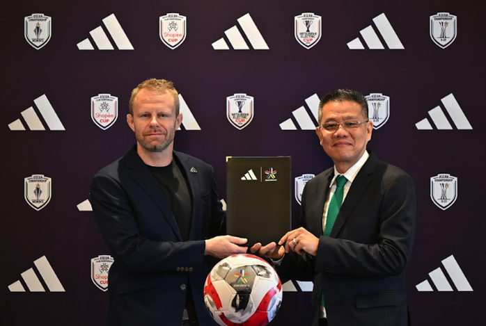 AFF và Adidas công bố hợp tác cho 4 giải đấu hàng đầu Đông Nam Á- Ảnh 1. AFF và Adidas công bố hợp tác cho 4 giải đấu hàng đầu Đông Nam Á- Ảnh 1.
