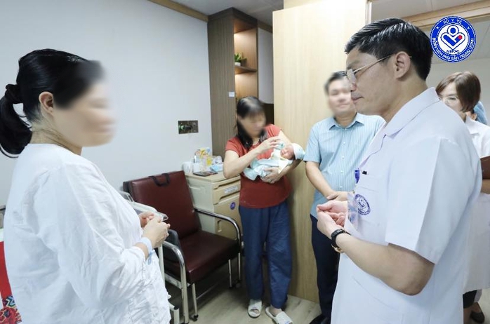 Người phụ nữ 41 tuổi sinh mổ lần thứ 7- Ảnh 2. Người phụ nữ 41 tuổi sinh mổ lần thứ 7- Ảnh 2.