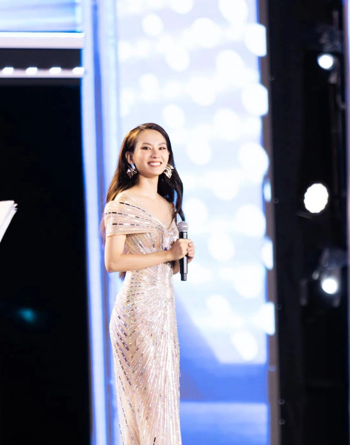 Hoa hậu Mai Phương lên tiếng về tin đồn
- Ảnh 1. Hoa hậu Mai Phương lên tiếng về tin đồn
- Ảnh 1.