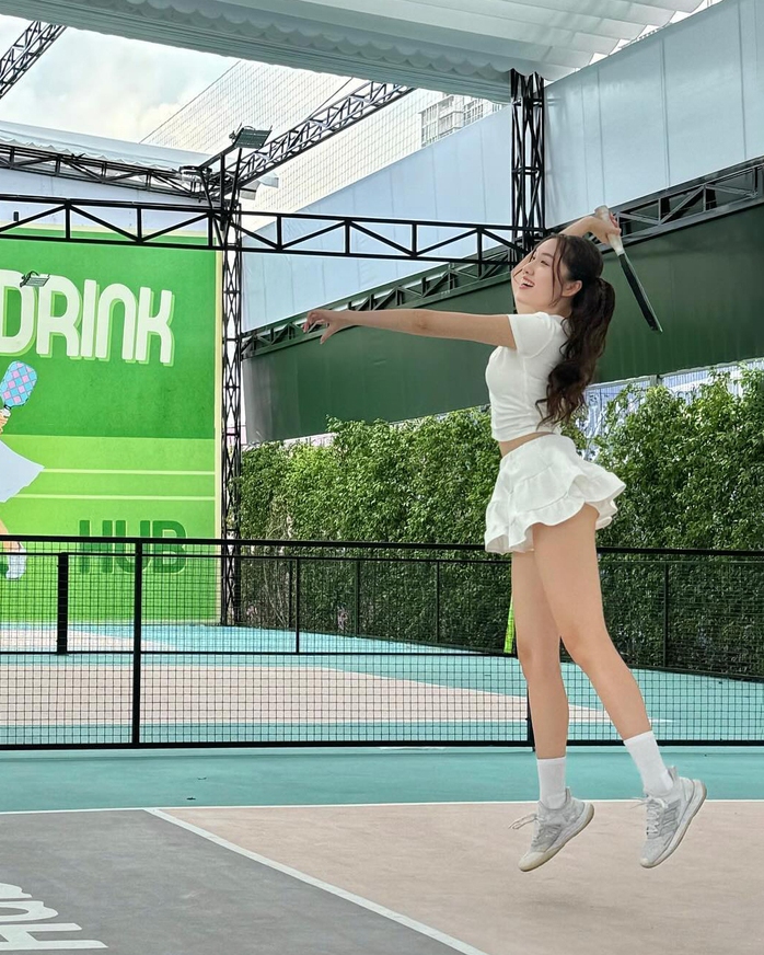 Người đẹp Việt gợi ý thời trang cho những cô nàng chơi pickleball
- Ảnh 3. Người đẹp Việt gợi ý thời trang cho những cô nàng chơi pickleball
- Ảnh 3.