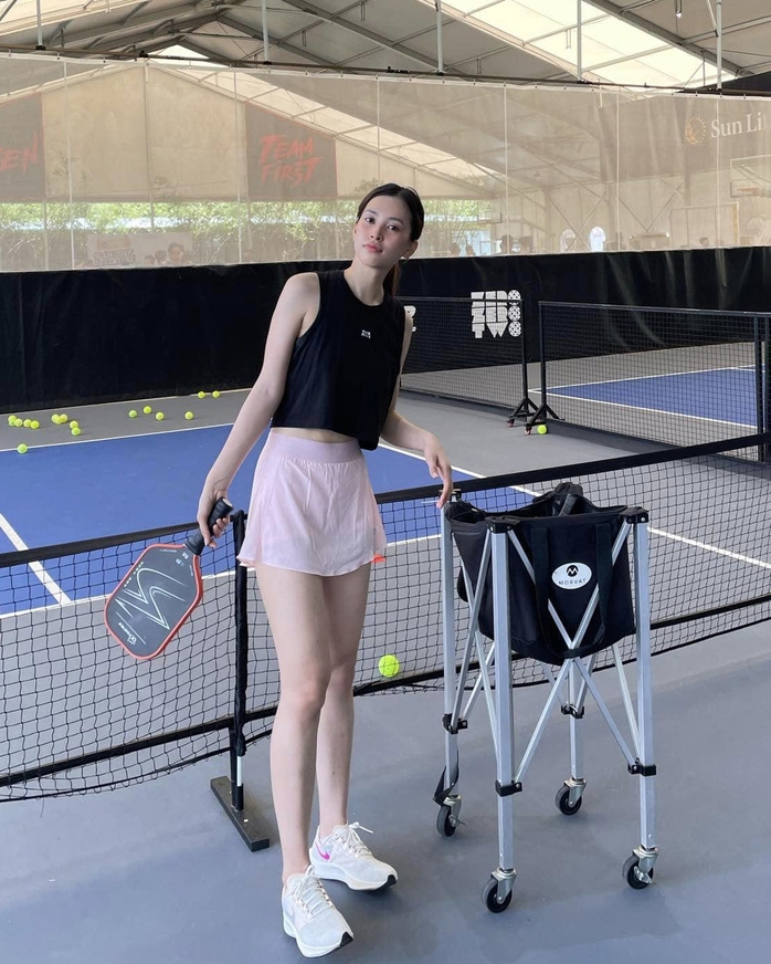 Người đẹp Việt gợi ý thời trang cho những cô nàng chơi pickleball
- Ảnh 8. Người đẹp Việt gợi ý thời trang cho những cô nàng chơi pickleball
- Ảnh 8.