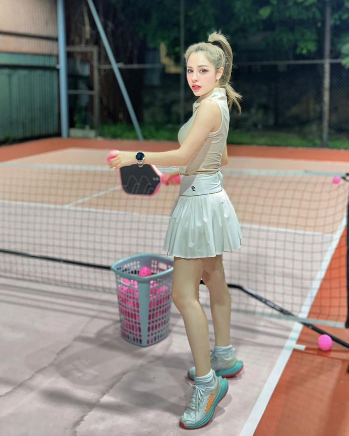 Người đẹp Việt gợi ý thời trang cho những cô nàng chơi pickleball
- Ảnh 2. Người đẹp Việt gợi ý thời trang cho những cô nàng chơi pickleball
- Ảnh 2.