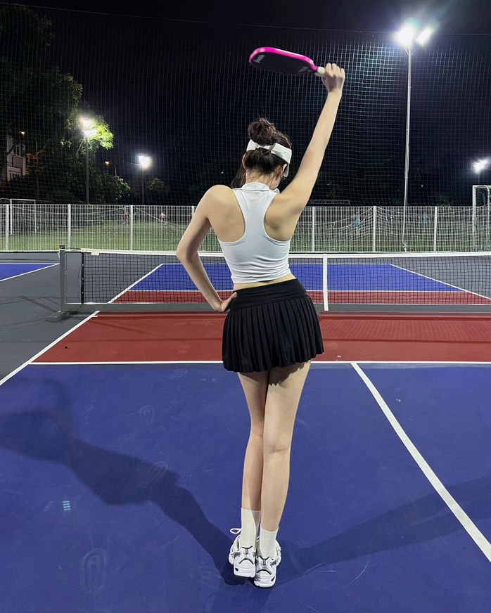 Người đẹp Việt gợi ý thời trang cho những cô nàng chơi pickleball
- Ảnh 6. Người đẹp Việt gợi ý thời trang cho những cô nàng chơi pickleball
- Ảnh 6.