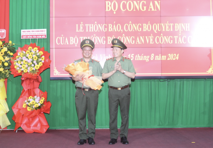 Công an tỉnh Trà Vinh và Thái Bình có tân giám đốc - Ảnh 2. Công an tỉnh Trà Vinh và Thái Bình có tân giám đốc - Ảnh 2.