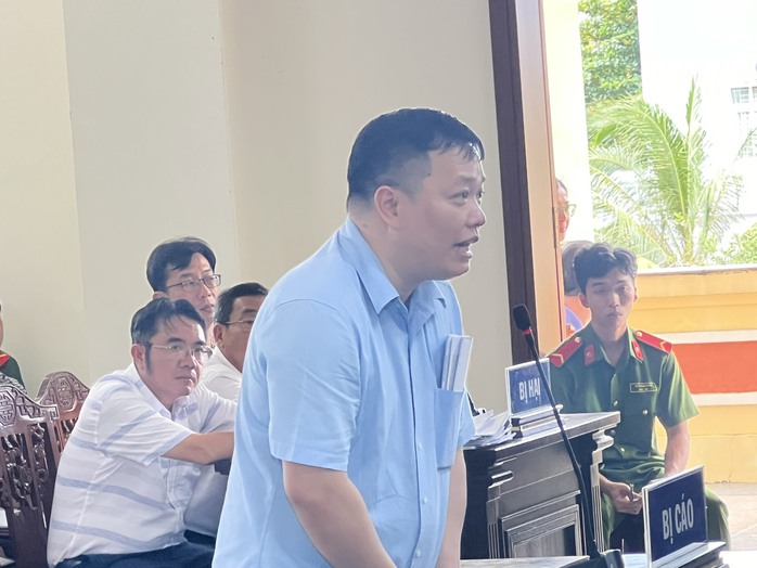 Cựu giám đốc chi nhánh ngân hàng phủ nhận sai phạm trong vụ thiệt hại 291 tỉ đồng- Ảnh 1. Cựu giám đốc chi nhánh ngân hàng phủ nhận sai phạm trong vụ thiệt hại 291 tỉ đồng- Ảnh 1.