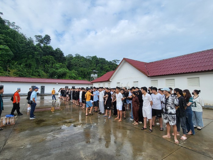 Các đối tượng trong đường dây lừa đảo quốc tế vừa bị triệt phá tại Tam Giác Vàng khai gì?- Ảnh 1. Các đối tượng trong đường dây lừa đảo quốc tế vừa bị triệt phá tại Tam Giác Vàng khai gì?- Ảnh 1.