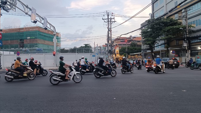 Hầm chui cửa ngõ Tân Sơn Nhất ra sao sau 6 ngày thông xe?- Ảnh 4. Hầm chui cửa ngõ Tân Sơn Nhất ra sao sau 6 ngày thông xe?- Ảnh 4.