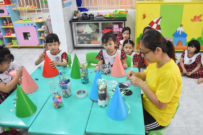 Lương nhà giáo phải được xếp cao nhất- Ảnh 1. Lương nhà giáo phải được xếp cao nhất- Ảnh 1.