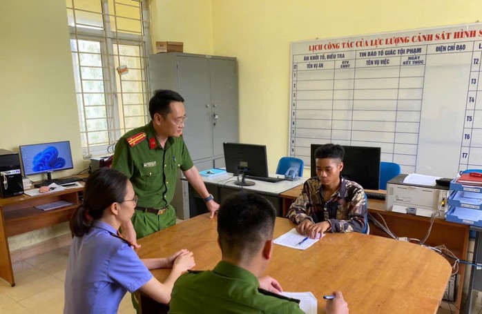 Cho đi nhờ xe, thiếu nữ 16 tuổi bị cháu họ hiếp dâm- Ảnh 1. Cho đi nhờ xe, thiếu nữ 16 tuổi bị cháu họ hiếp dâm- Ảnh 1.