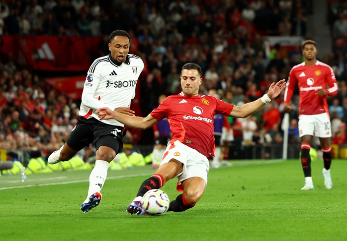 Tân binh Zirkzee giúp Man United giật 3 điểm ngày khai mạc Ngoại hạng Anh- Ảnh 2. Tân binh Zirkzee giúp Man United giật 3 điểm ngày khai mạc Ngoại hạng Anh- Ảnh 2.