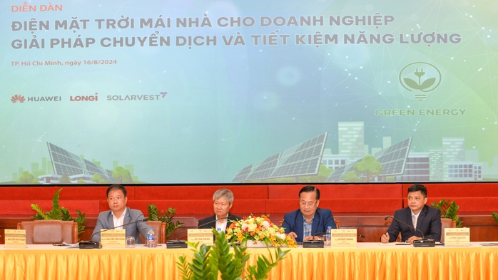 Dư địa phát triển điện mặt trời mái nhà KCN, KCX rất lớn- Ảnh 1. Dư địa phát triển điện mặt trời mái nhà KCN, KCX rất lớn- Ảnh 1.