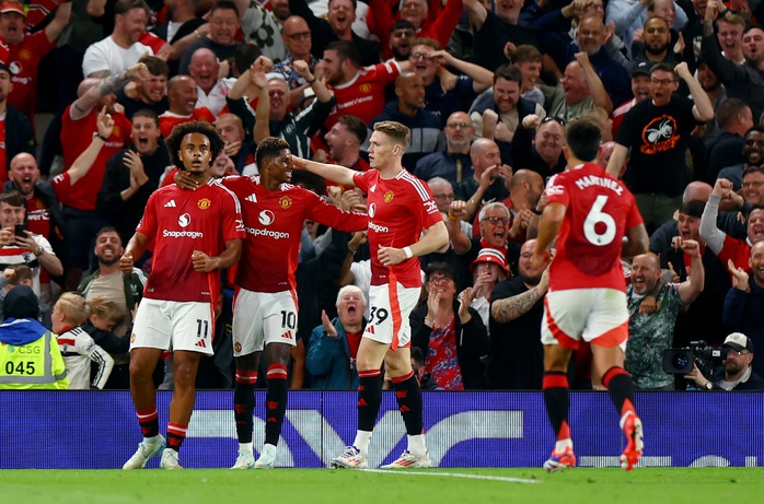 Tân binh Zirkzee giúp Man United giật 3 điểm ngày khai mạc Ngoại hạng Anh- Ảnh 5. Tân binh Zirkzee giúp Man United giật 3 điểm ngày khai mạc Ngoại hạng Anh- Ảnh 5.