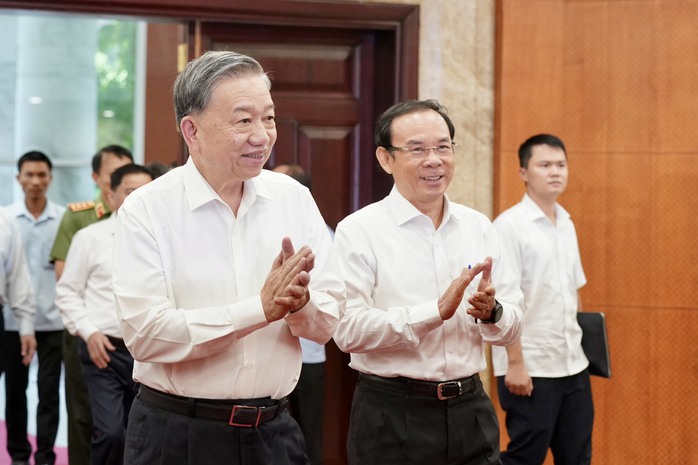 Phóng sự ảnh: Toàn cảnh ngày làm việc của Tổng Bí thư, Chủ tịch nước Tô Lâm tại TPHCM- Ảnh 10. Phóng sự ảnh: Toàn cảnh ngày làm việc của Tổng Bí thư, Chủ tịch nước Tô Lâm tại TPHCM- Ảnh 10.