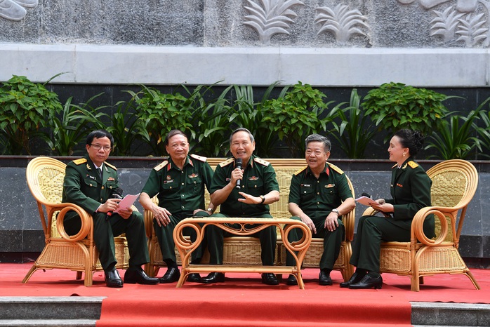 Những câu chuyện hào hùng được các tướng lĩnh kể lại về một thời hoa lửa Những câu chuyện hào hùng được các tướng lĩnh kể lại về một thời hoa lửa