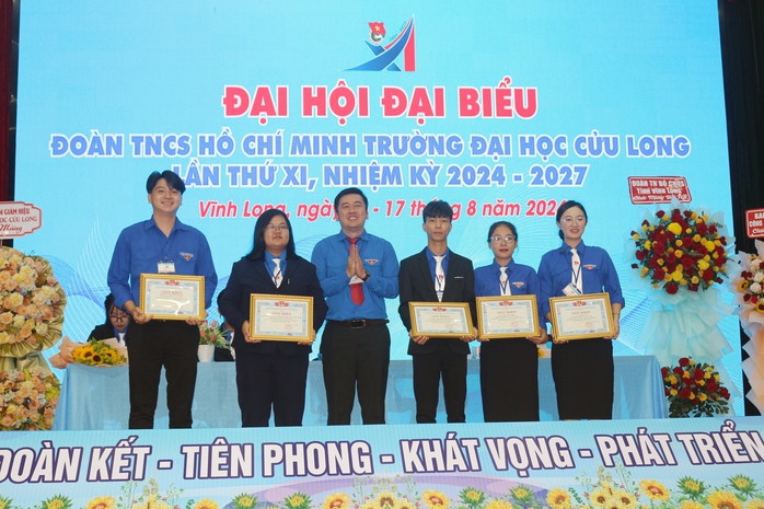 Đại hội Đoàn Trường ĐH Cửu Long lần thứ XI thành công tốt đẹp- Ảnh 4. Đại hội Đoàn Trường ĐH Cửu Long lần thứ XI thành công tốt đẹp- Ảnh 4.