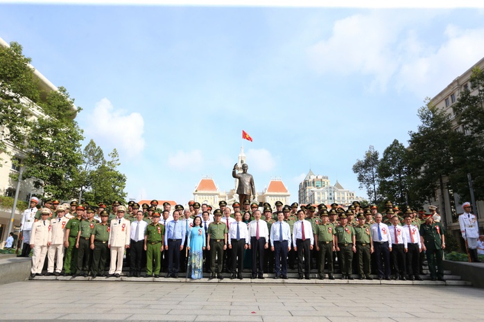Phóng sự ảnh: Toàn cảnh ngày làm việc của Tổng Bí thư, Chủ tịch nước Tô Lâm tại TPHCM- Ảnh 4. Phóng sự ảnh: Toàn cảnh ngày làm việc của Tổng Bí thư, Chủ tịch nước Tô Lâm tại TPHCM- Ảnh 4.