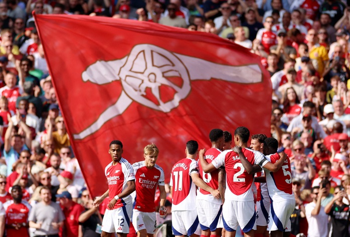 Hạ "bầy sói" Wolverhampton, Arsenal góp mặt Top 3 Ngoại hạng Anh- Ảnh 4. Hạ "bầy sói" Wolverhampton, Arsenal góp mặt Top 3 Ngoại hạng Anh- Ảnh 4.